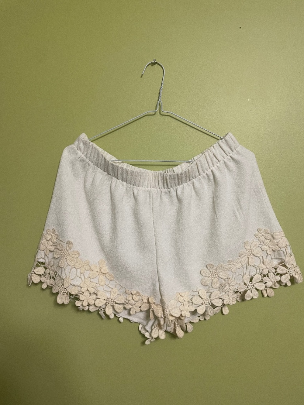 DEX lace shorts